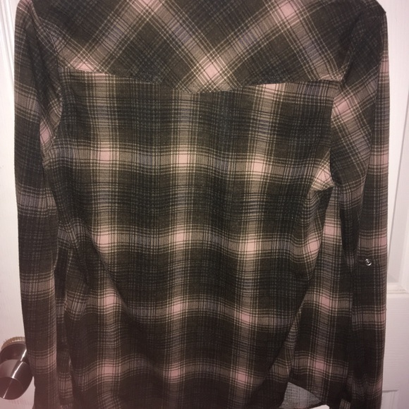 A gray and pink flannel - Picture 2 of 2